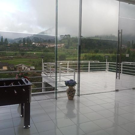 Villa Kaca 88 Cianjur Luaran gambar