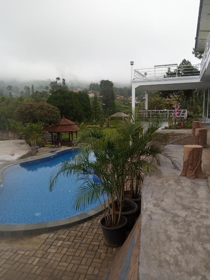 Villa Kaca 88 Cianjur Luaran gambar