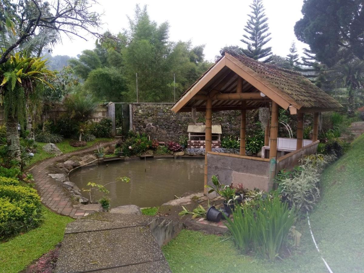 Villa Kaca 88 Cianjur Luaran gambar